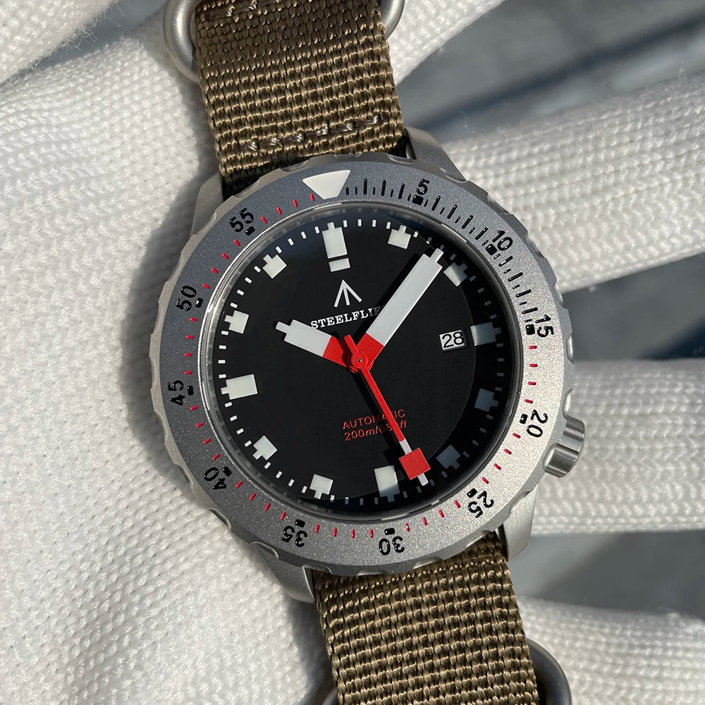 Waterproof NH35 Movement Wristwatch