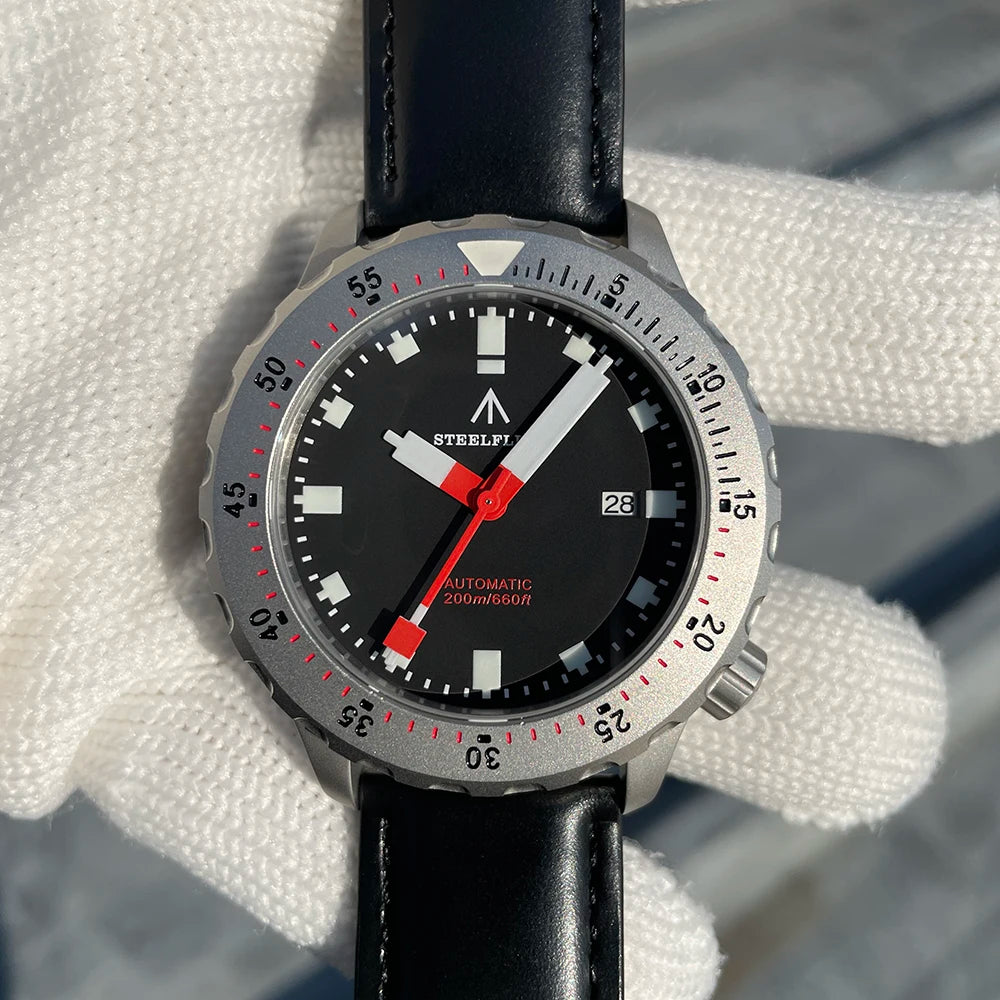 Waterproof NH35 Movement Wristwatch