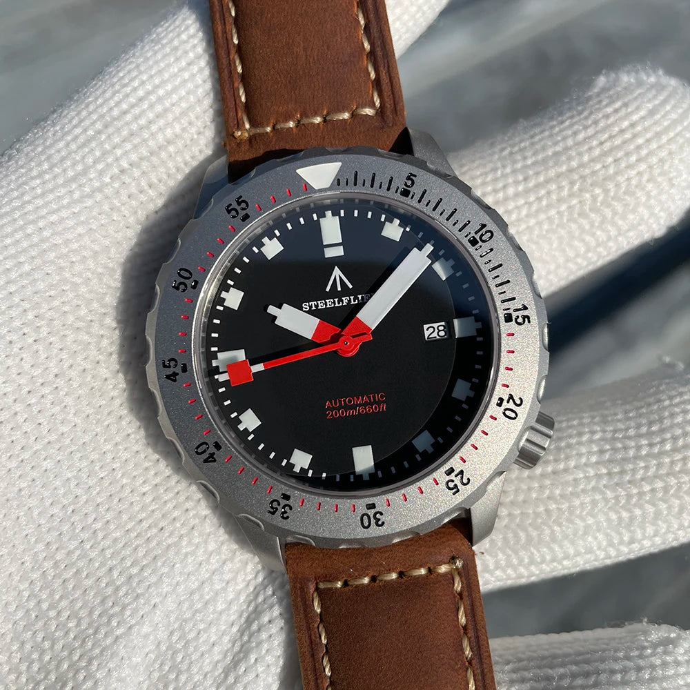 Waterproof NH35 Movement Wristwatch