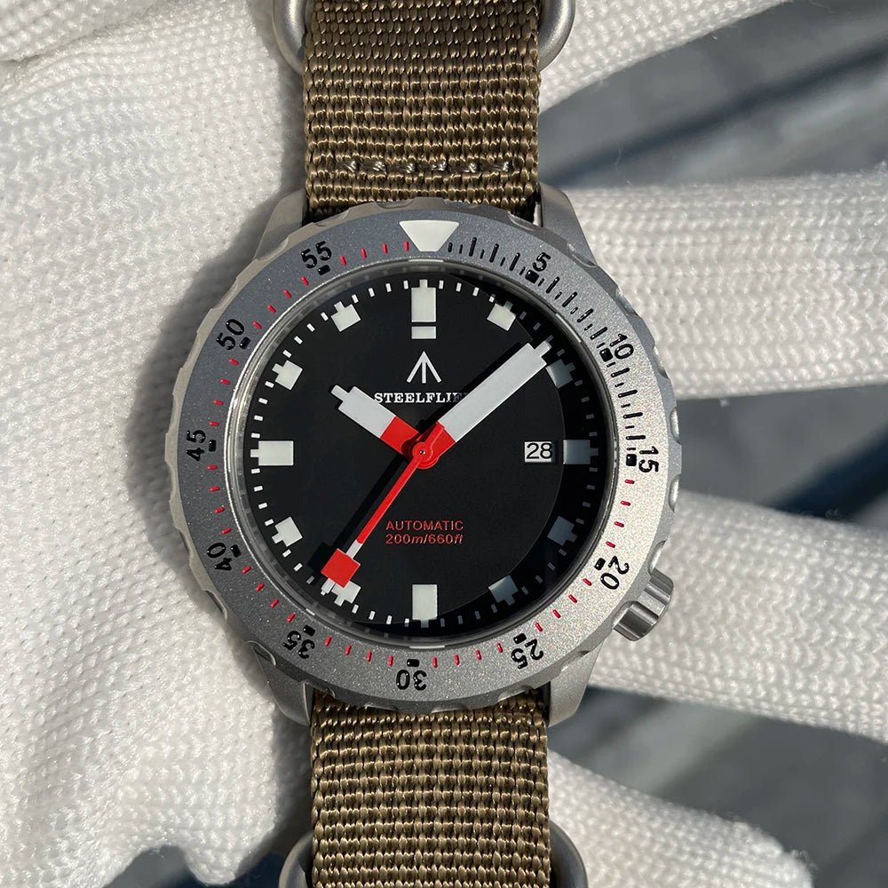 Waterproof NH35 Movement Wristwatch